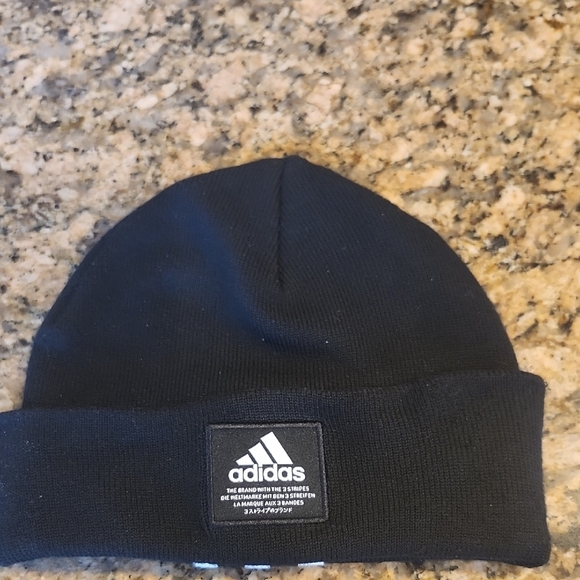 adidas Black Beanie with Logo and Snug‎ Fit - Picture 1 of 3